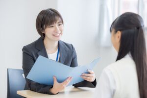 【2026年最新版】アルバイト面接で採用がすべき質問例まとめ|NG質問と辞退防止のコツも解説! | シェアフルマガジン|スキマバイト・単発